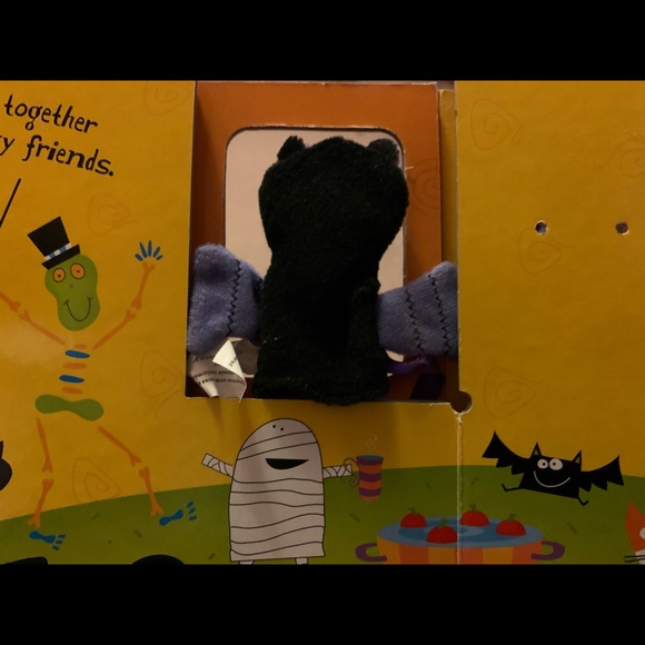 Bat Finger Puppet Magnet Halloween Hardcover Book - Picture 7 of 7